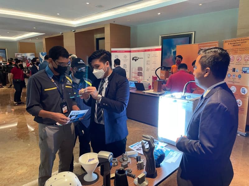 3D Gens team demonstrating 3D printing technology at MTDC Road to Growth Penang