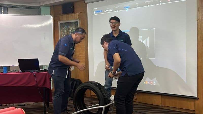 3D Gens team working with Lembaga Getah Malaysia on 3D printing technology adoption