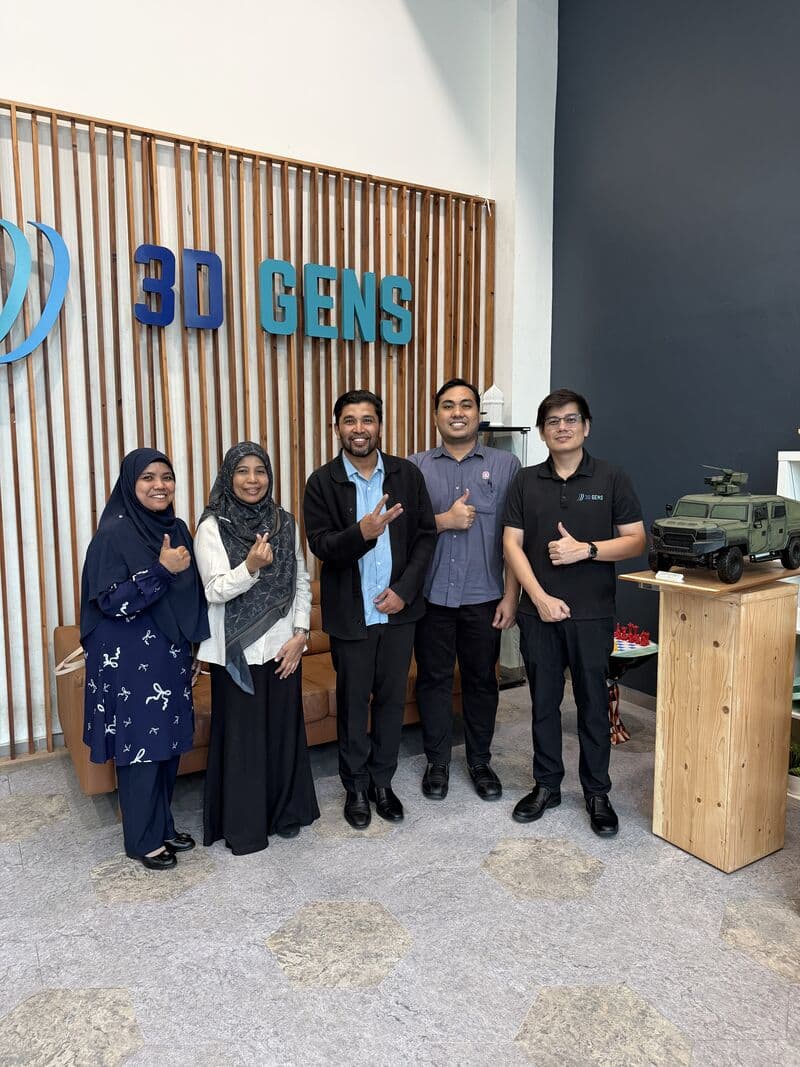 3D Gens and MARA teams marking their long-term technology partnership during a visit to the 3D Gens facility