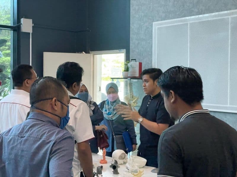 A visit from University Putra Malaysia, Serdang to our factory. Our engineers done showcasing the 3D