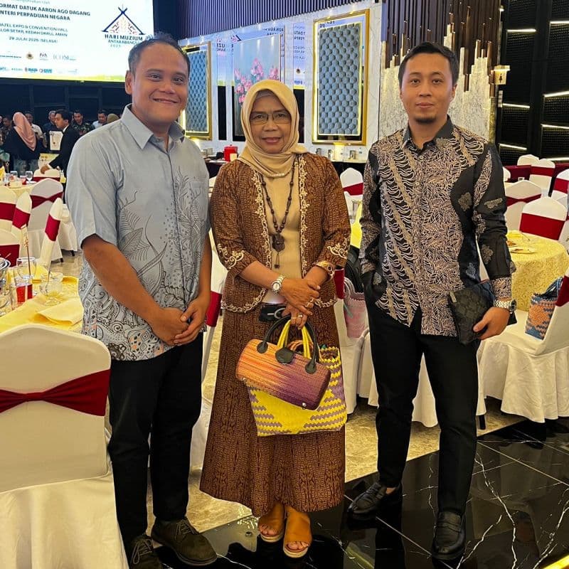 3D Gens team members with a museum sector guest at the Hari Muzium Antarabangsa 2025 networking dinner
