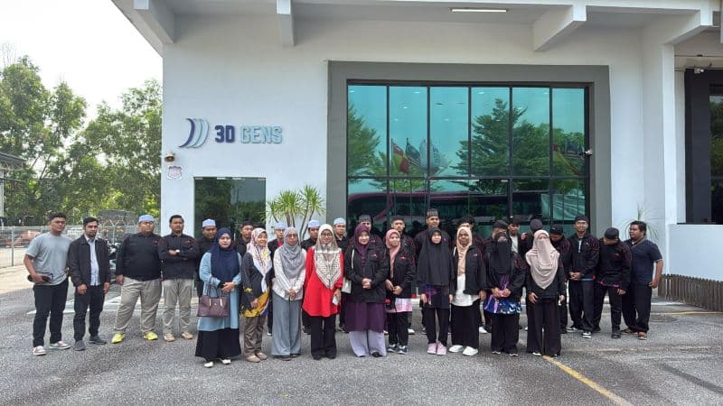 Politeknik Seberang Perai Additive Manufacturing course students group photo outside the 3D Gens facility on their industrial visit