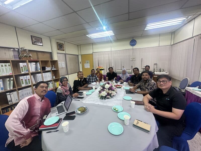 3D Gens and Politeknik Seberang Perai representatives at the Reskilling and Upskilling Centre partnership signing ceremony