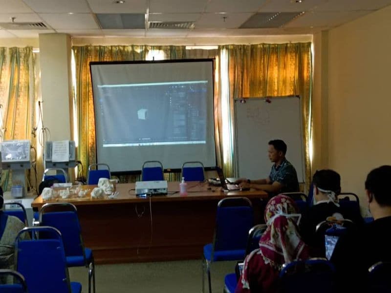 Hands-on 3D surgical planning software demonstration with anatomical models