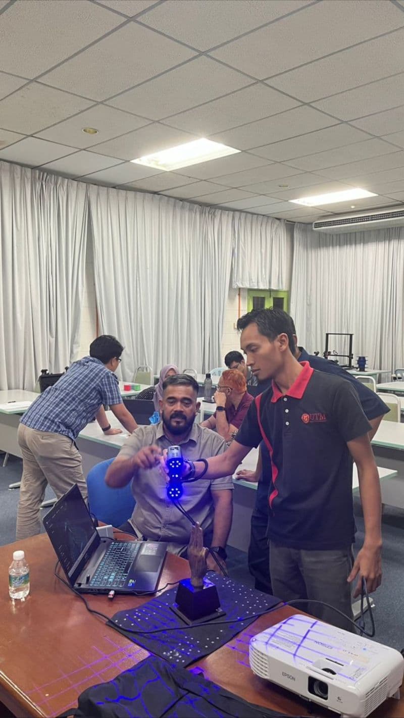 3D Gens training session on Shining3D 3D scanner at University Teknologi Malaysia Mechanical Faculty