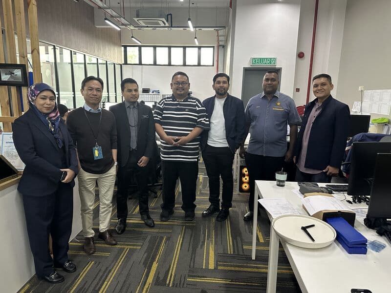National Museum and Ministry of National Unity representatives during industry placement at 3D Gens